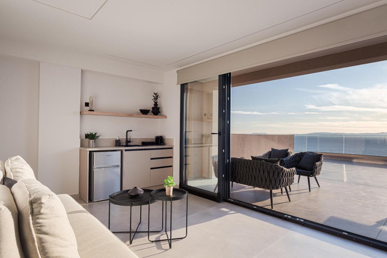 Hills Aparthotel Saronida