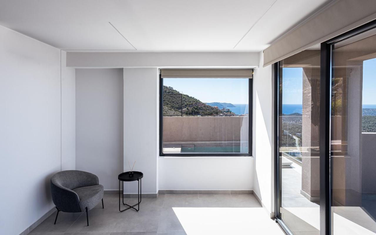 Hills Aparthotel Saronida