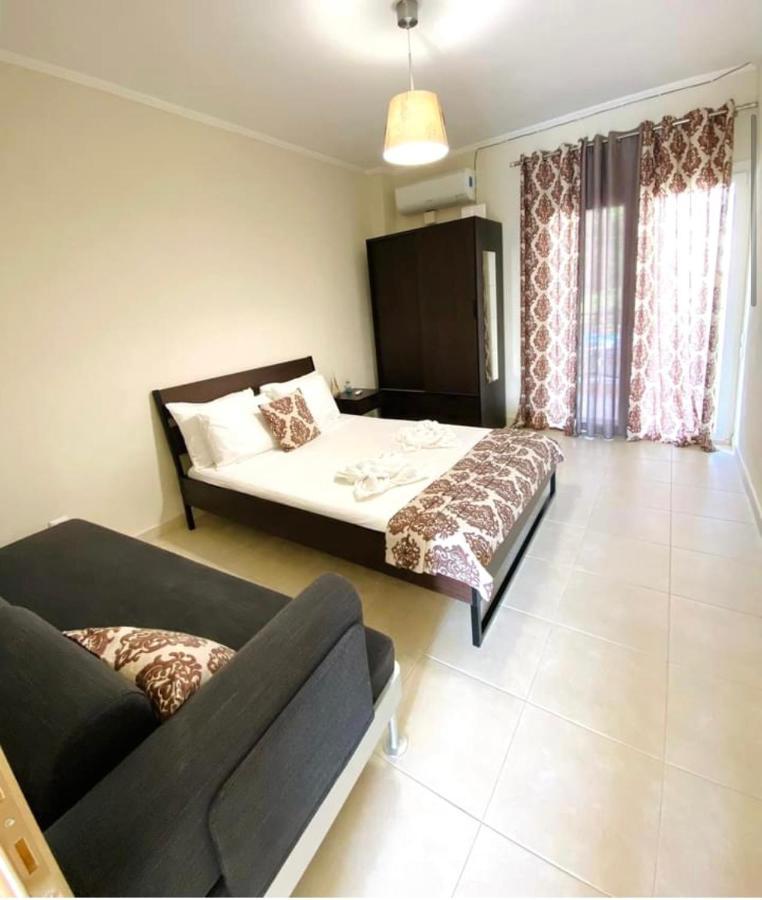 Jasmin Brown Apartment Hanioti