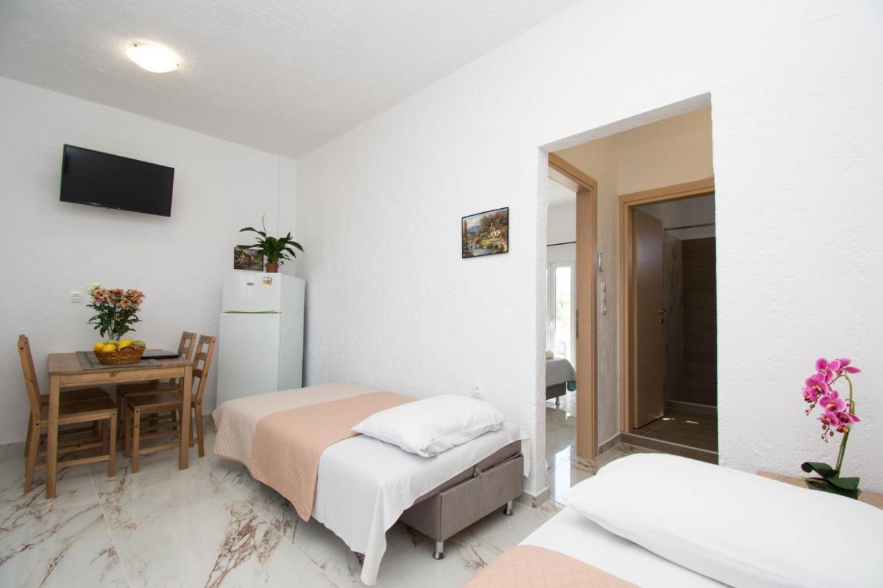 Zervakis Apartment Ferma