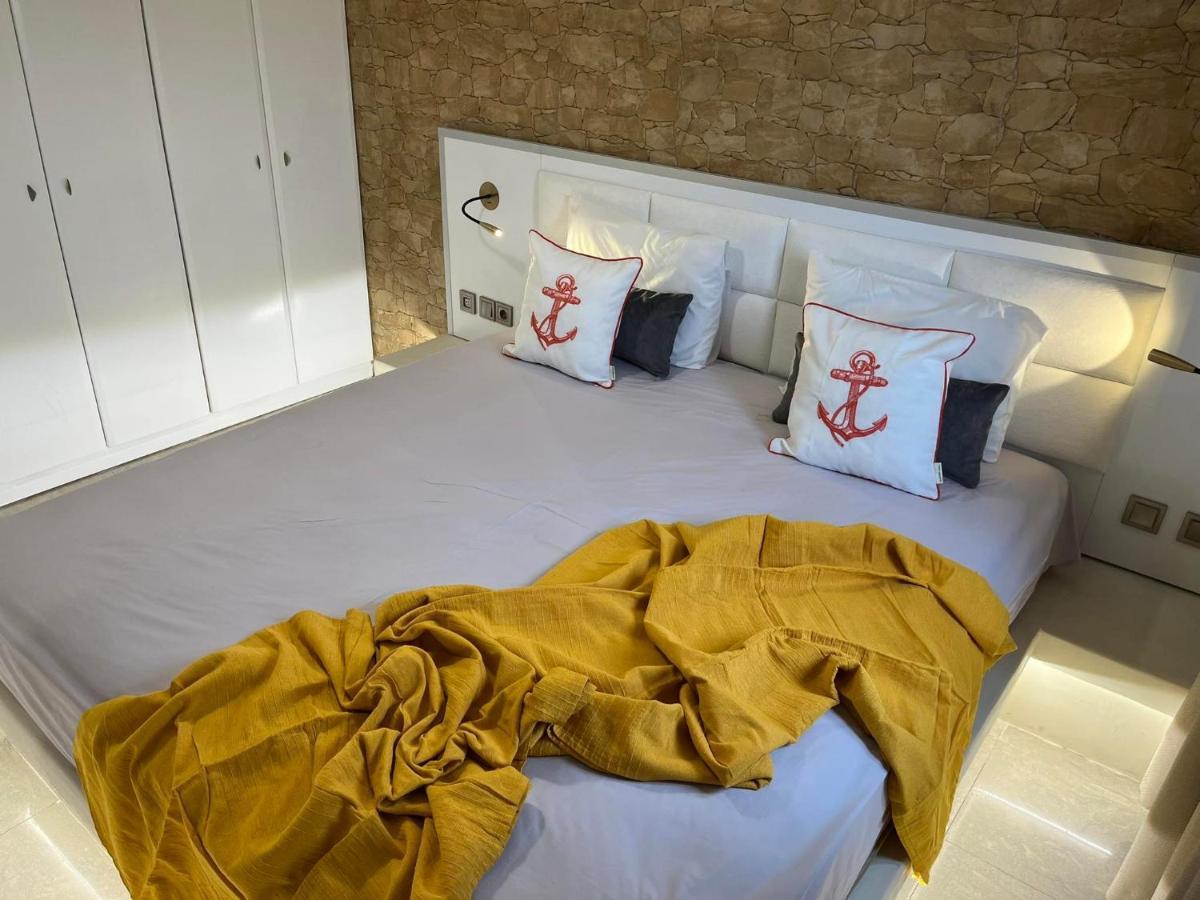 Apartment 2-luxury Jacuzzi White By The Sea *