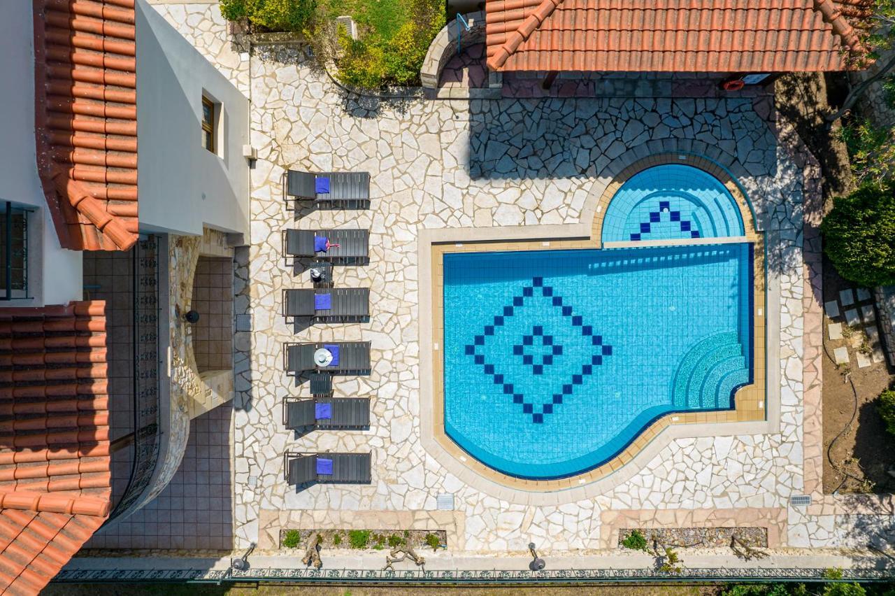 Eleftheria Private Pool/garden/view/3bdrms/3.5bthrms Villa *