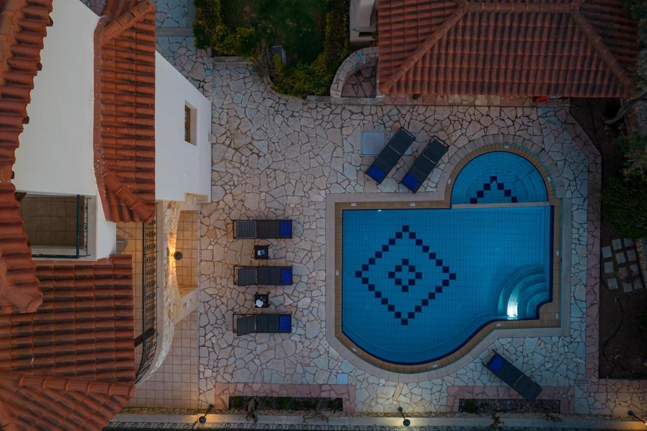 Villa Eleftheria Private Pool/garden/view/3bdrms/3.5bthrms