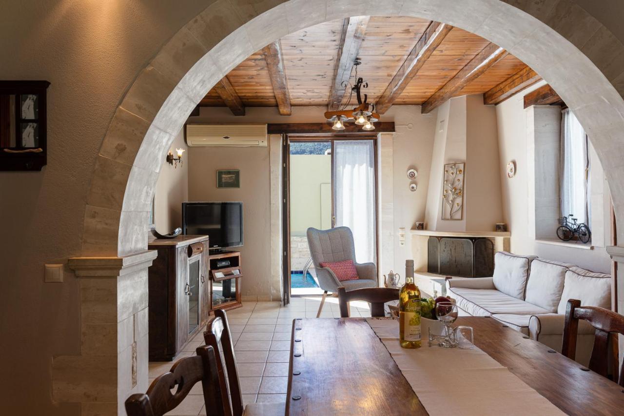 Sokaki Villas, Rustic Ambience * Khromonastirion