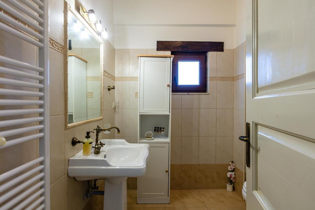 Sokaki Villas, Rustic Ambience *
