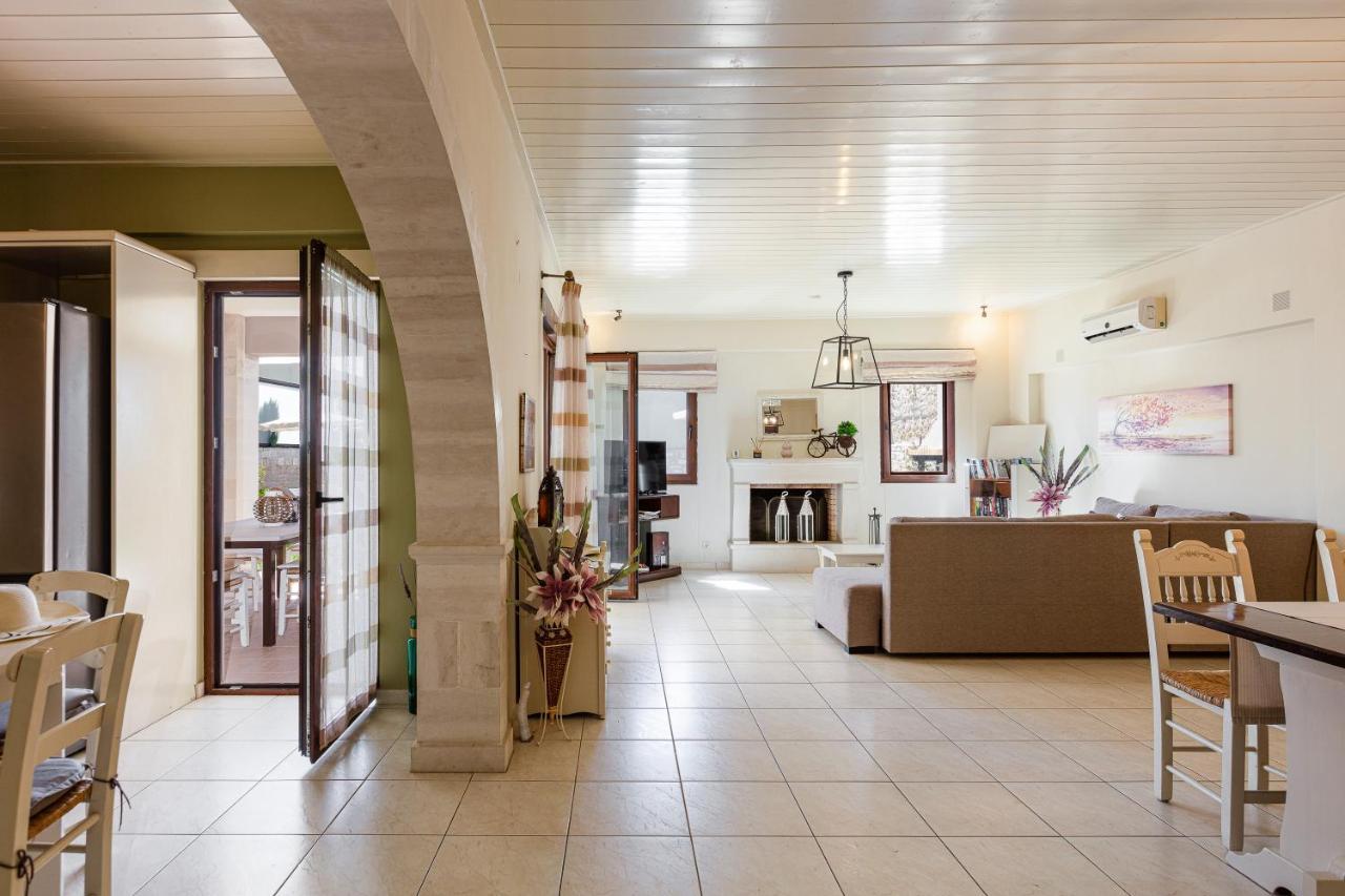 Sokaki Villas, Rustic Ambience *
