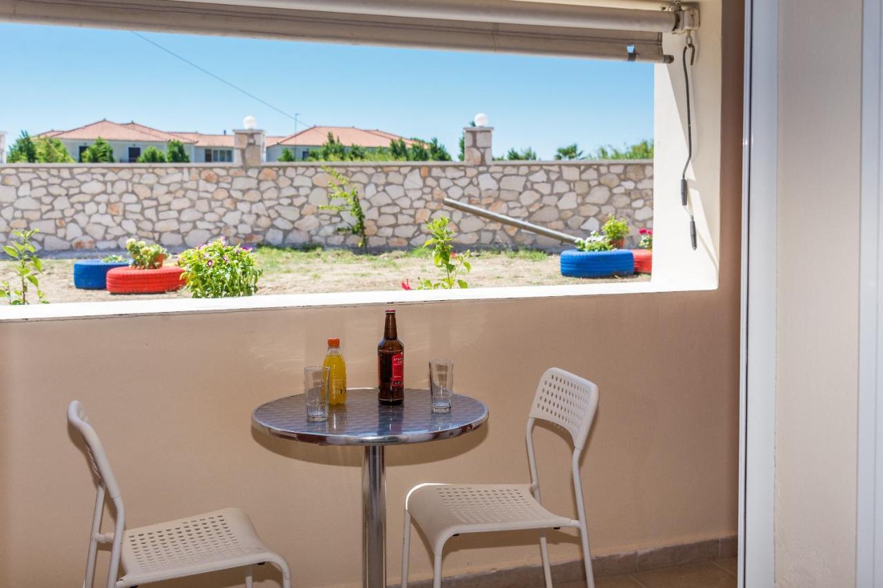 Avyssos Residents Aparthotel