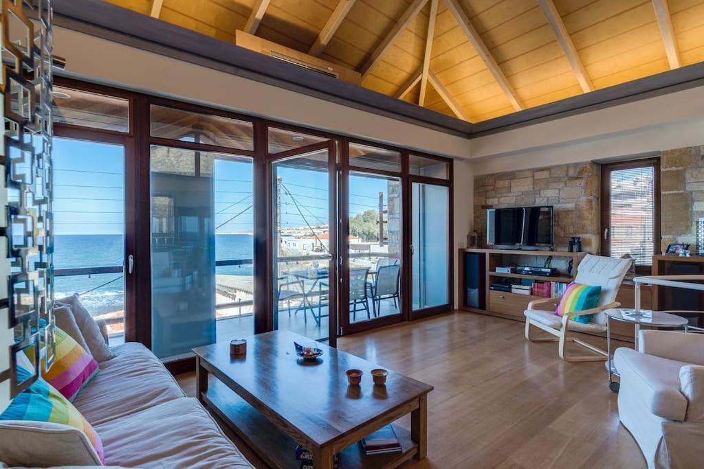 Villa Athina In Front Of The Sea *