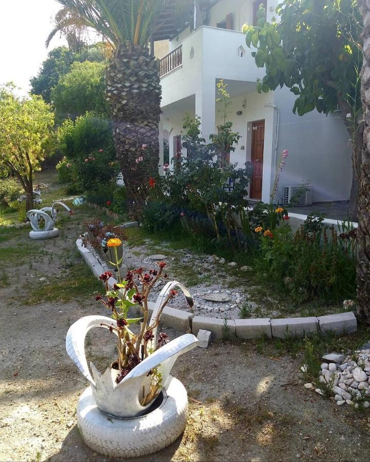 Mavrikou Helen Skyros