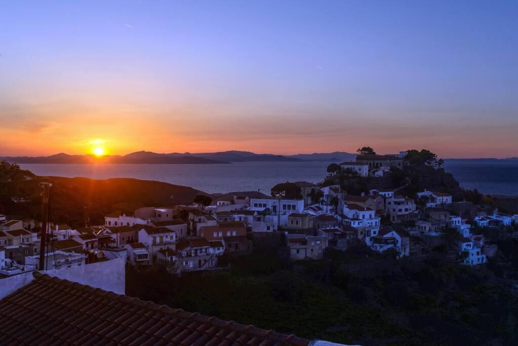 Petit Sunset Holiday home *