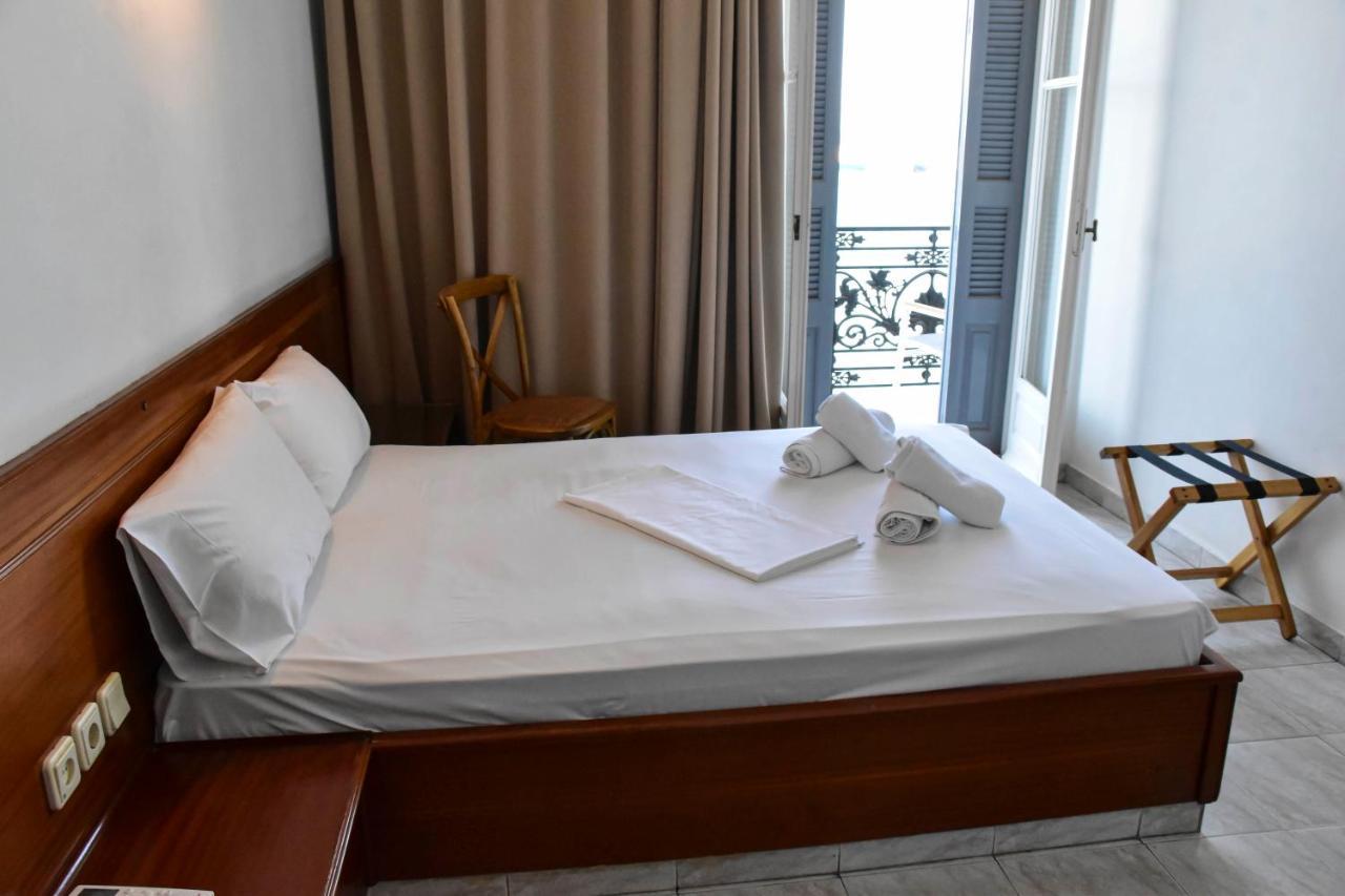 Leonidas Hotel 2*