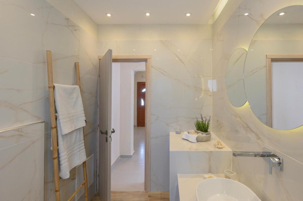Auster House Santorini