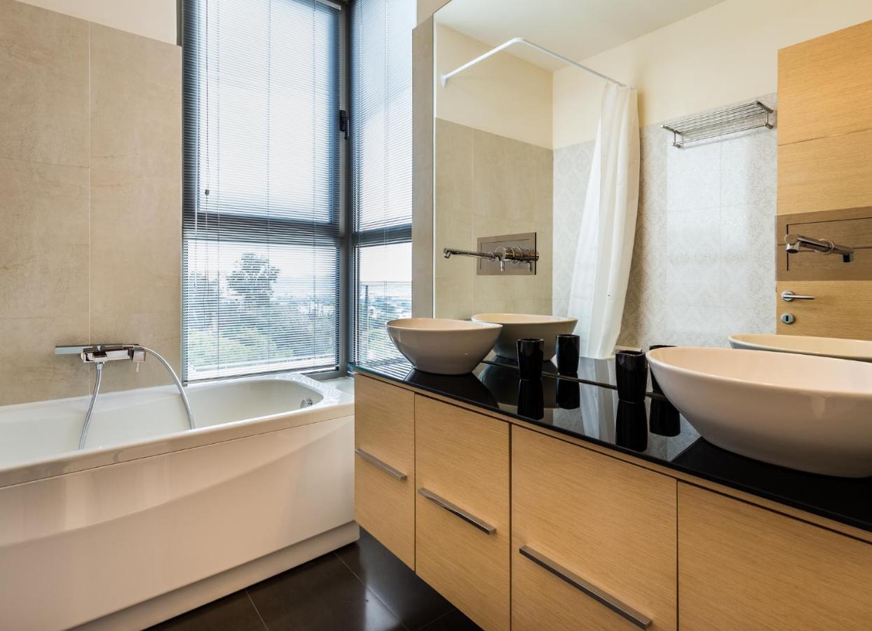 Deluxe Maisonette With Shared Pool 1# *