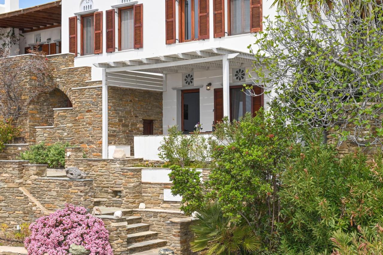 Santamare Agios Sostis (Tinos)