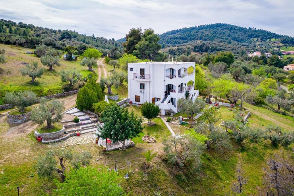 Sea Breeze Paradise Holiday home *