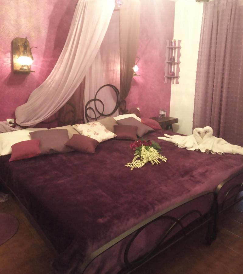 Athina-milina *