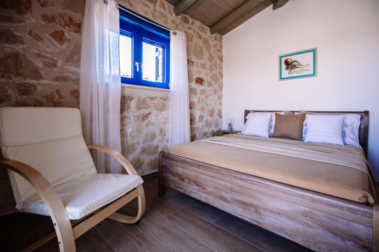 Rosemarie Villa *