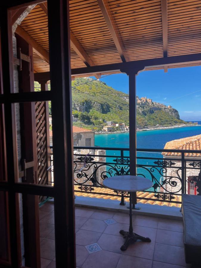 Limeni Studios Guest house *