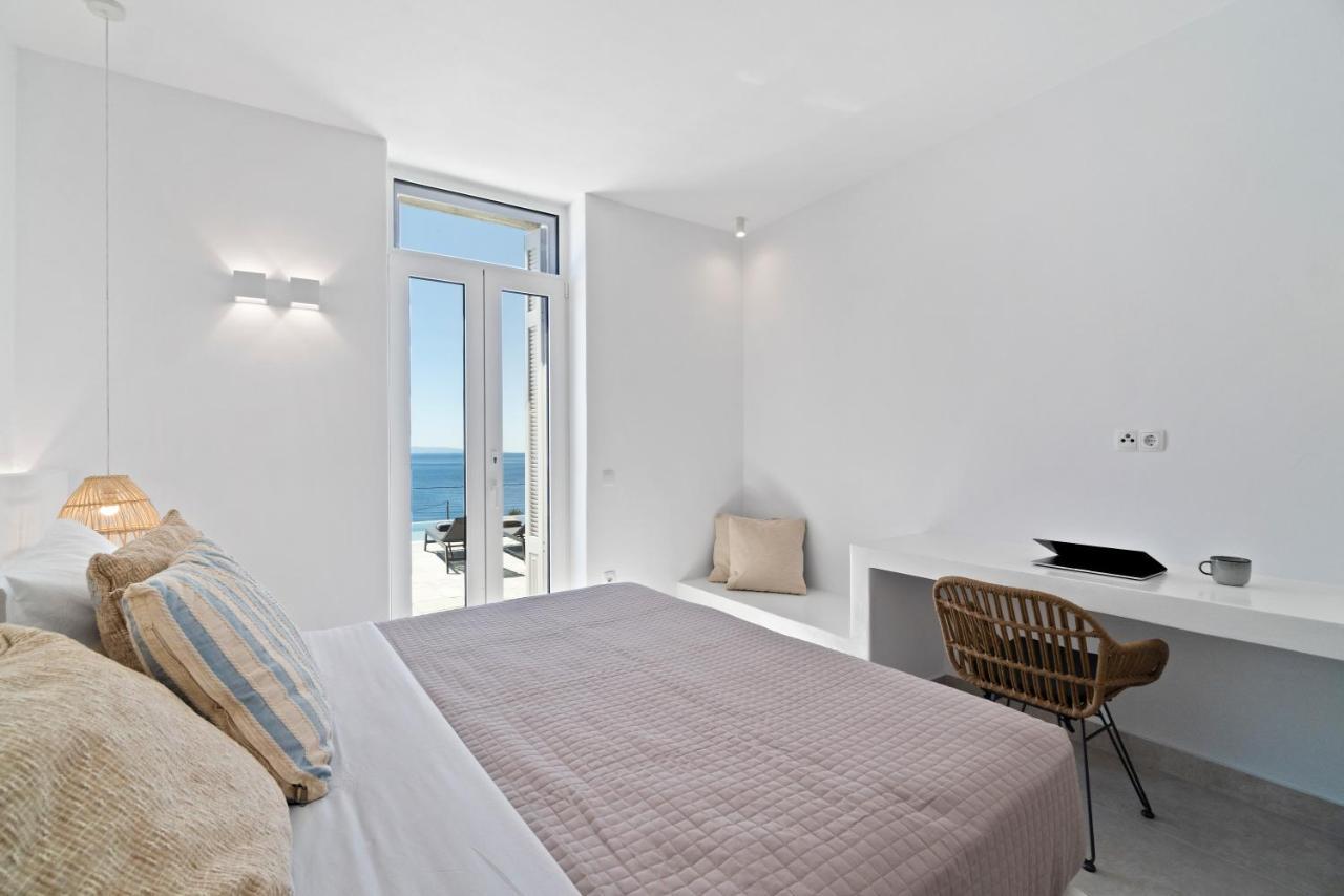 Thalassa, Beachfront, Private Pool & Sunset Views By Explore Andros Holiday home *