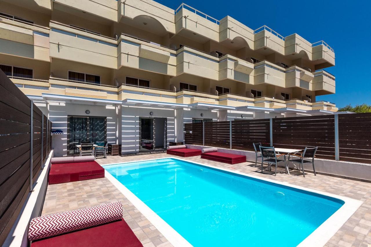 Delfinia Hotel 4*