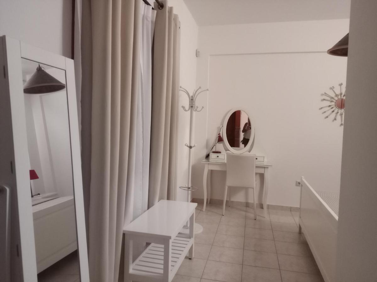Tholos Bay Apartment *