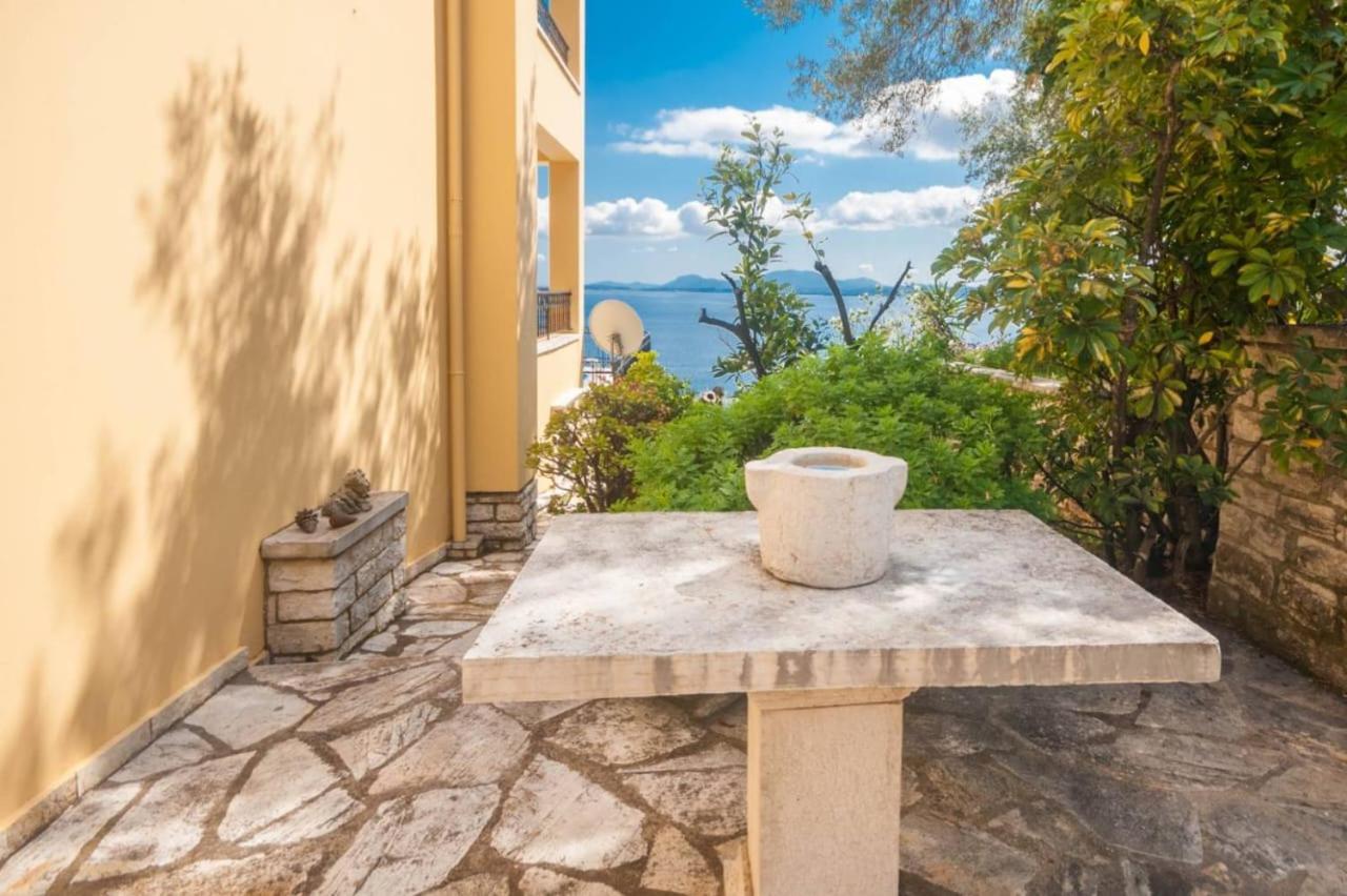 Spyros Villa