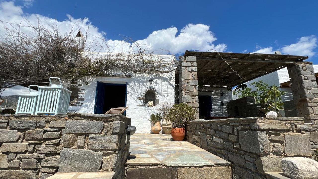 Sophia Paros - Beachfront At Lolantonis