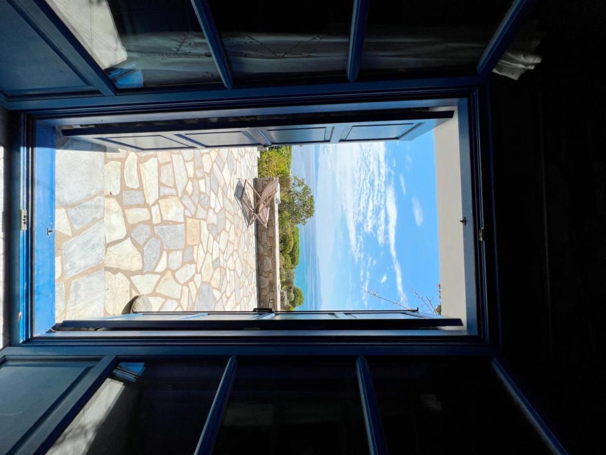 Sophia Paros - Beachfront At Lolantonis Villa Drios