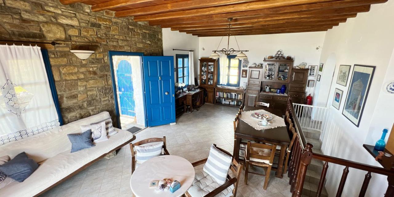 Sophia Paros - Beachfront At Lolantonis Villa *