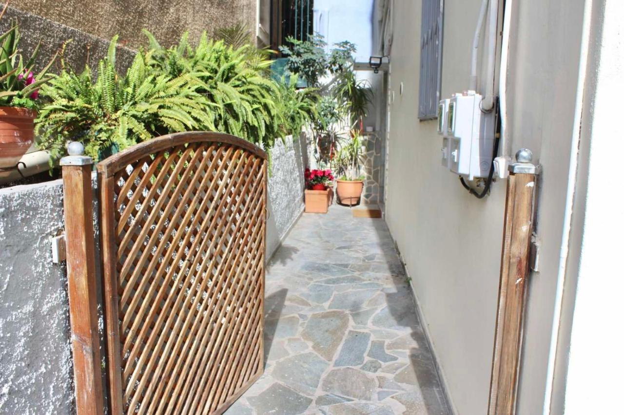 Suiteviewporos Apartment *
