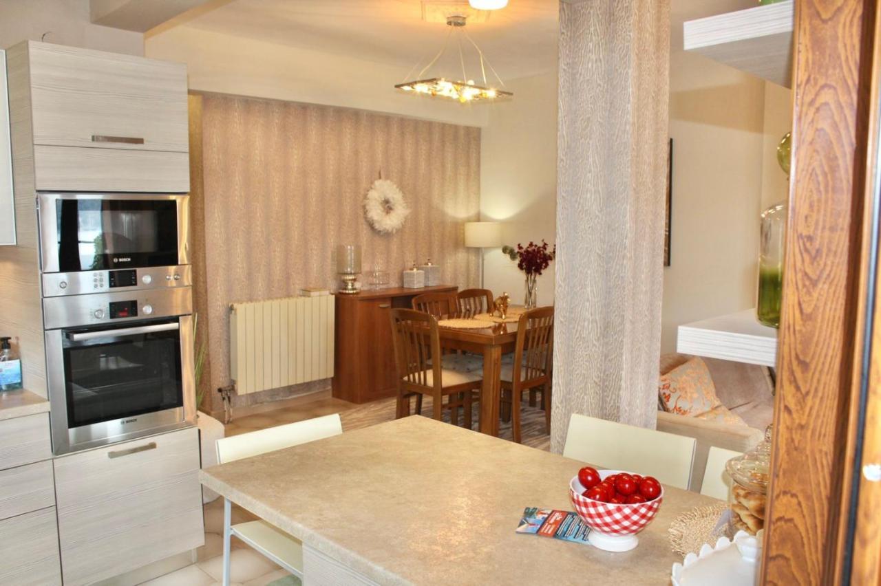 Suiteviewporos Apartment *