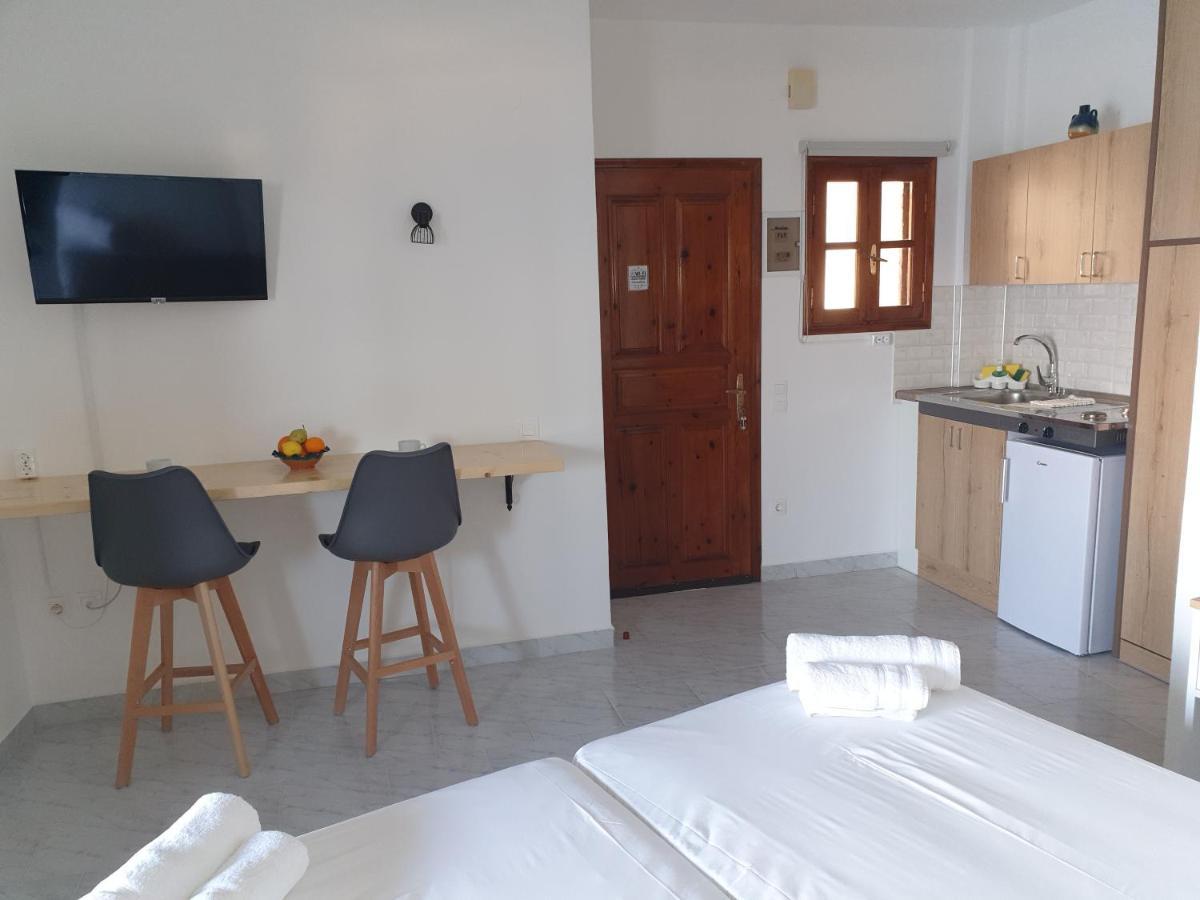 Apartment Studios Loukia