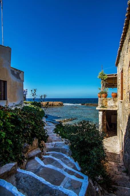 Athina In Front Of The Sea Villa *