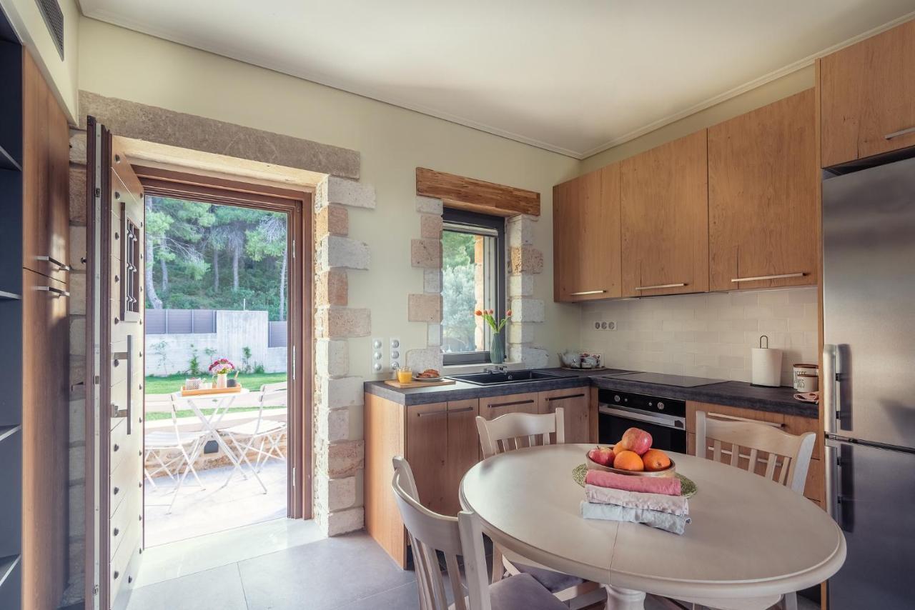 / Sea View And Pool Nearby Athens Villa *