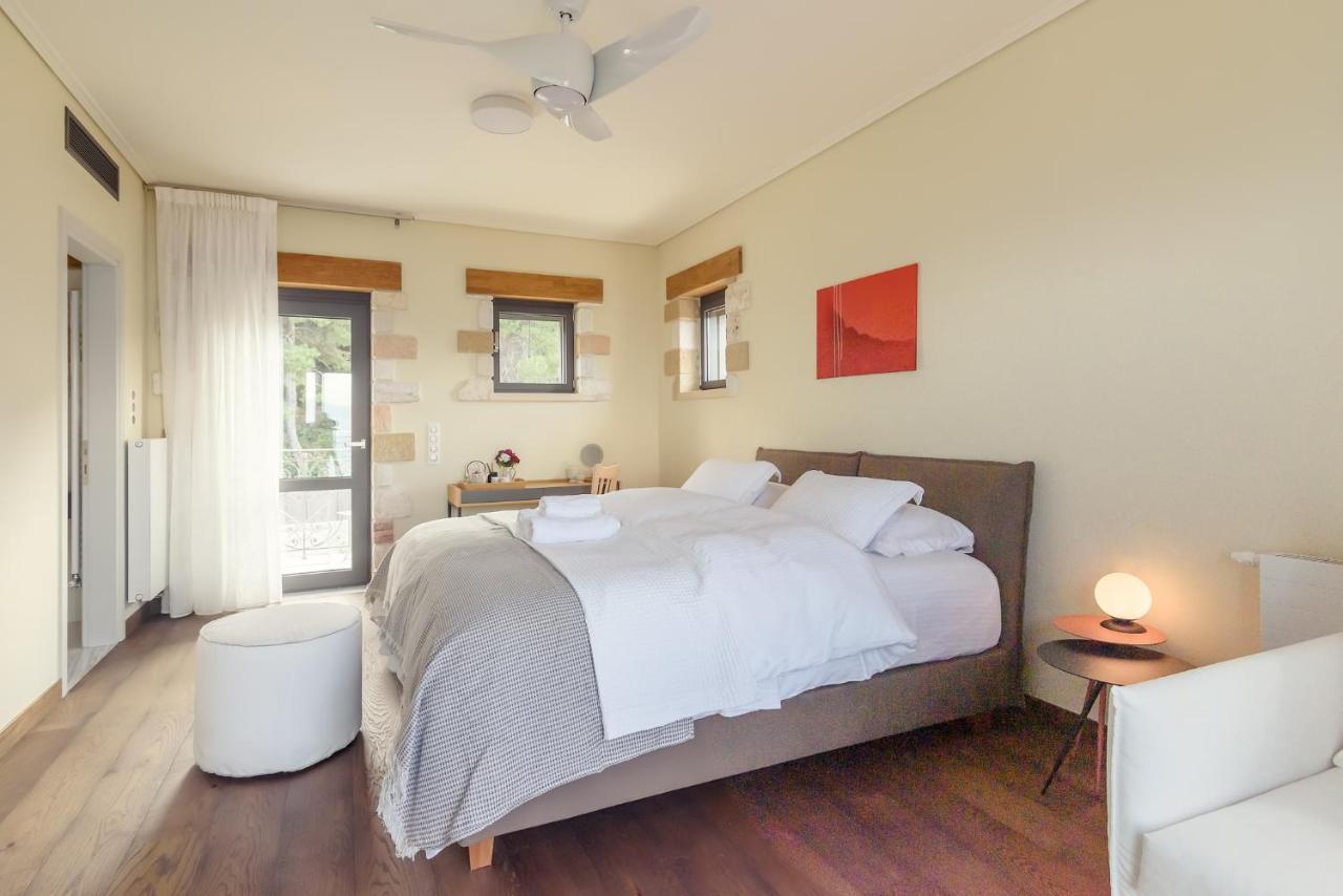 / Sea View And Pool Nearby Athens Villa