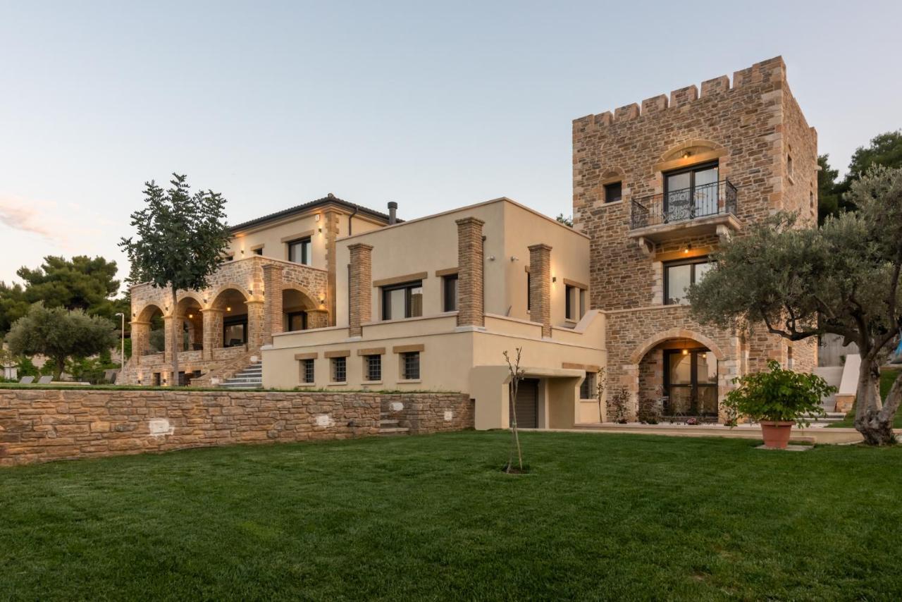 Villa / Sea View And Pool Nearby Athens *