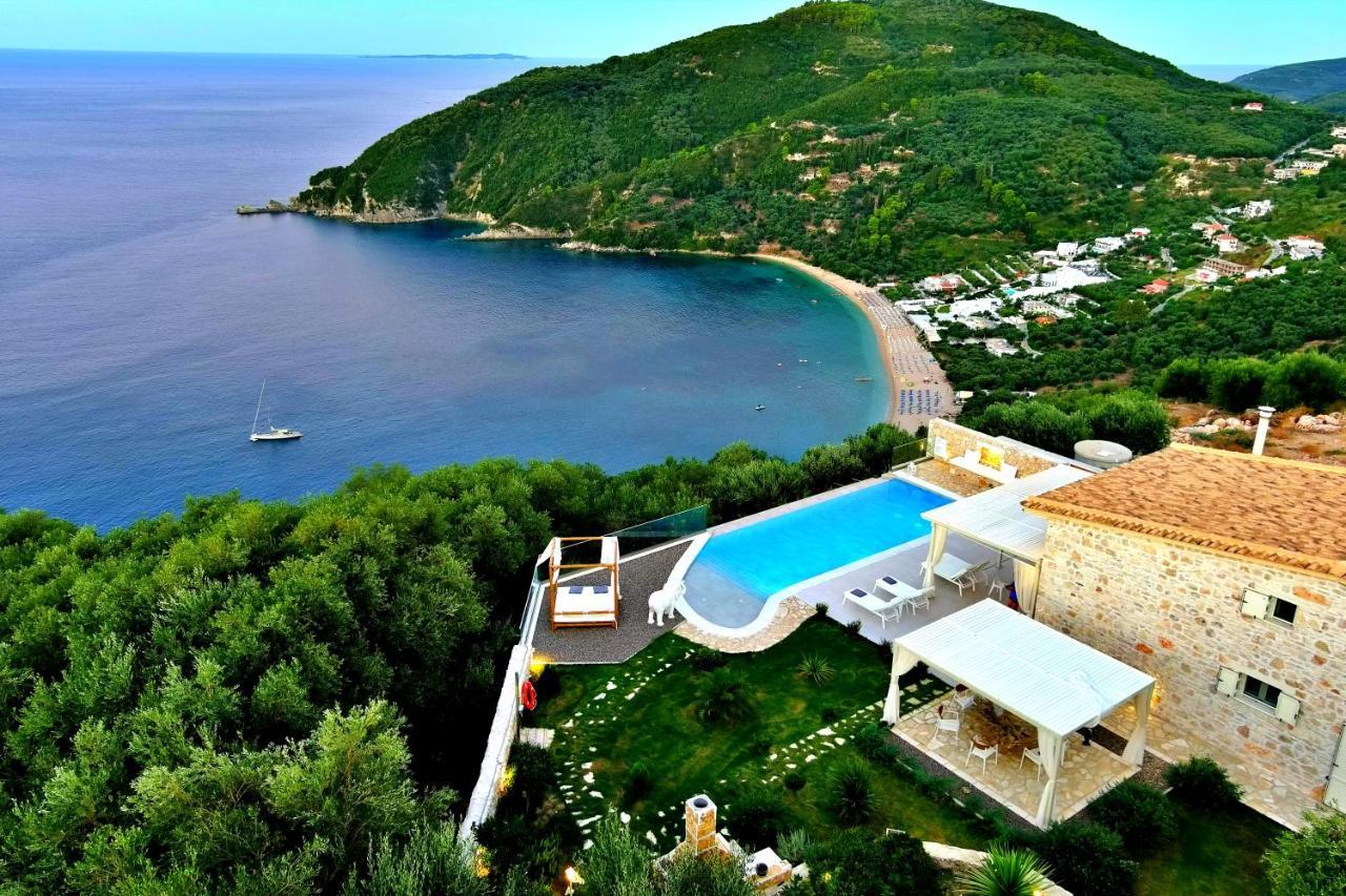 Collection * Parga