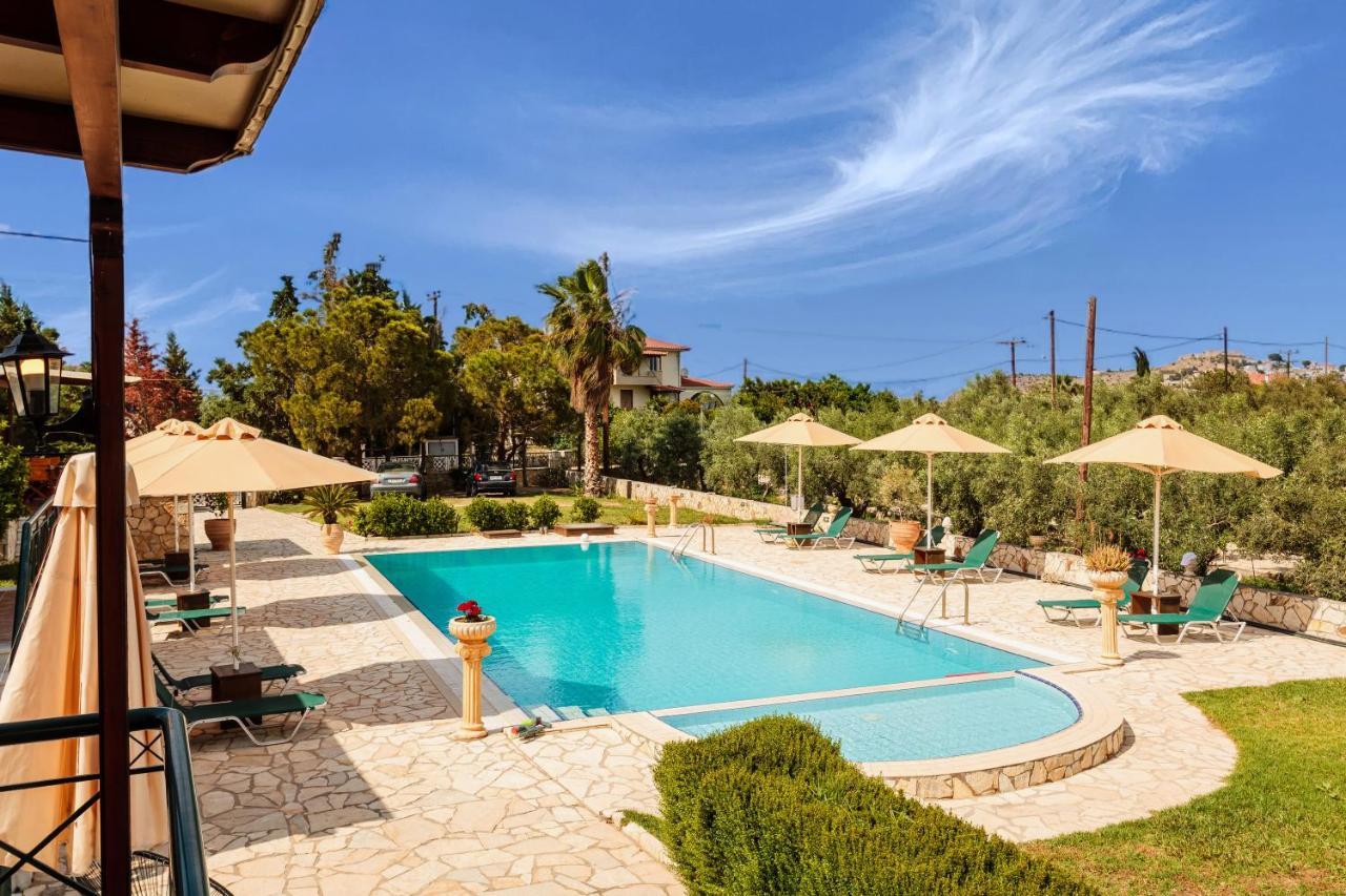 Dukes Poolside Apartment