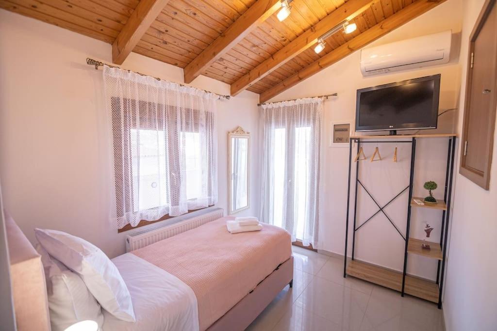 The Sapphire Apartment *