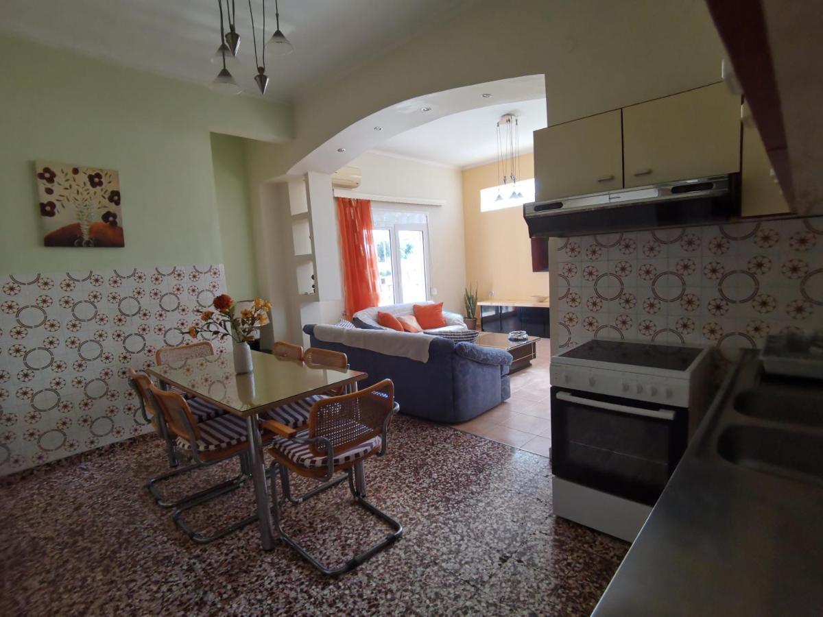 Beautiful With 3 Bedrooms Apartment *