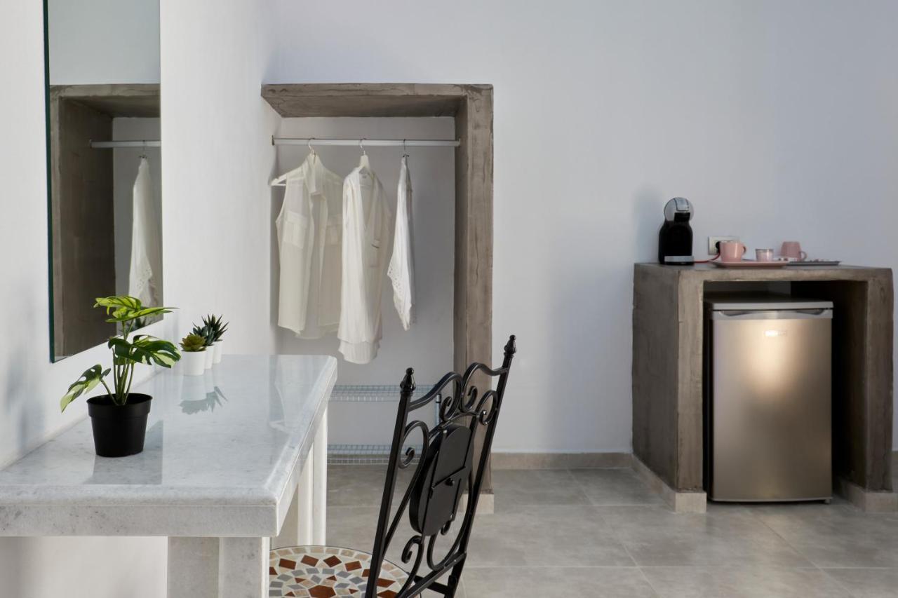 Nalu Hotel Fira (Santorini)