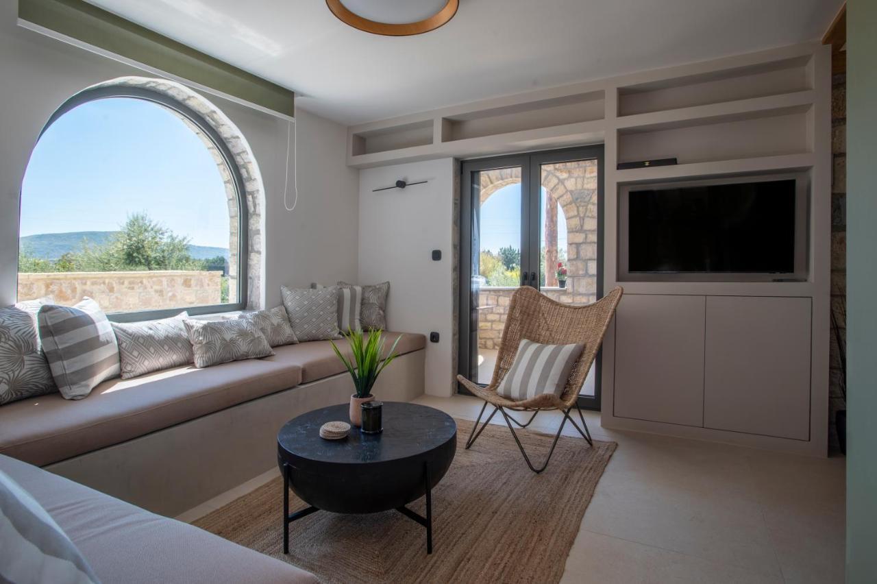 Archico * Gialova