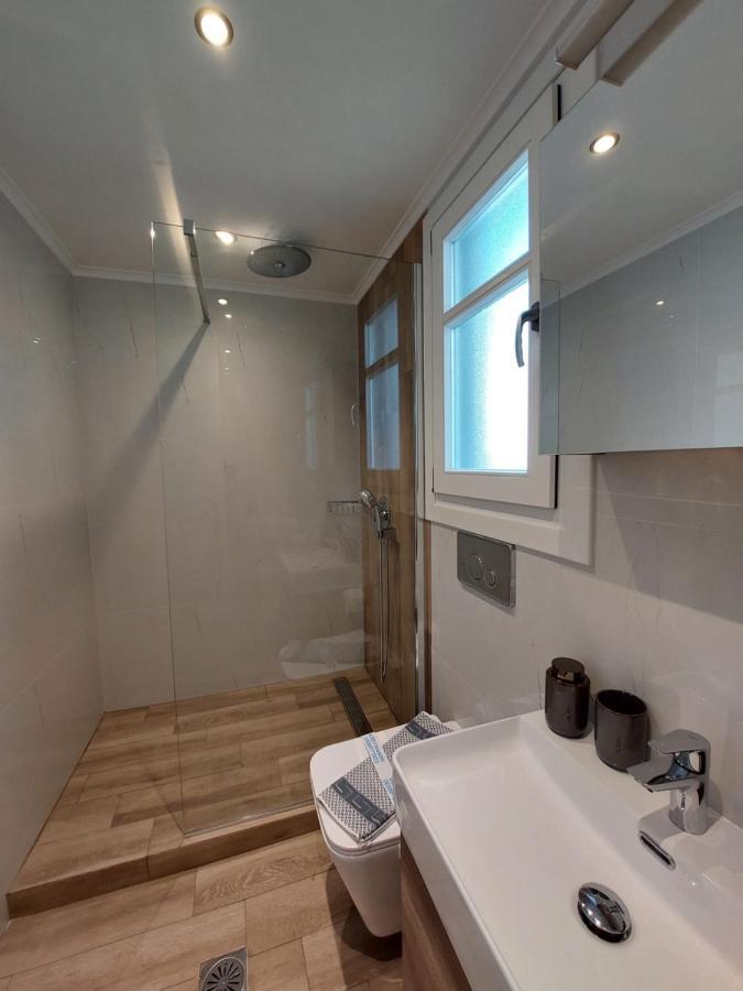 Aparthotel Vira Vivere Plaka (Milos)