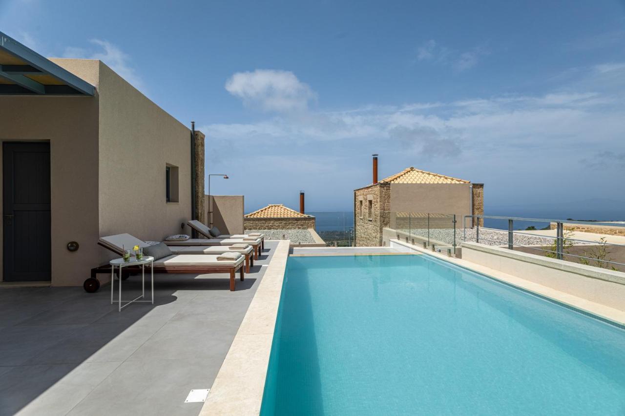 Villa Patio Complex