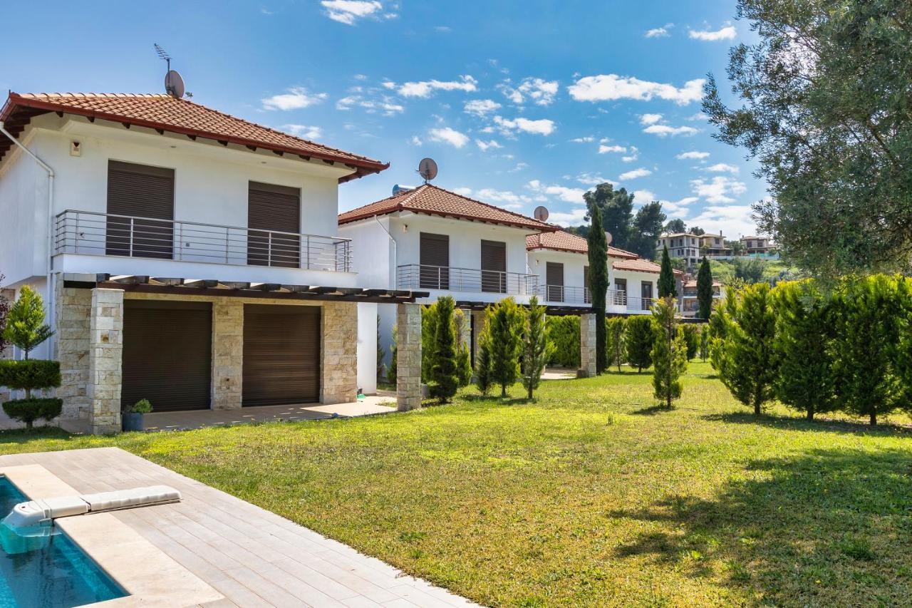 Villa Friday Mood By Diomedes Group *
