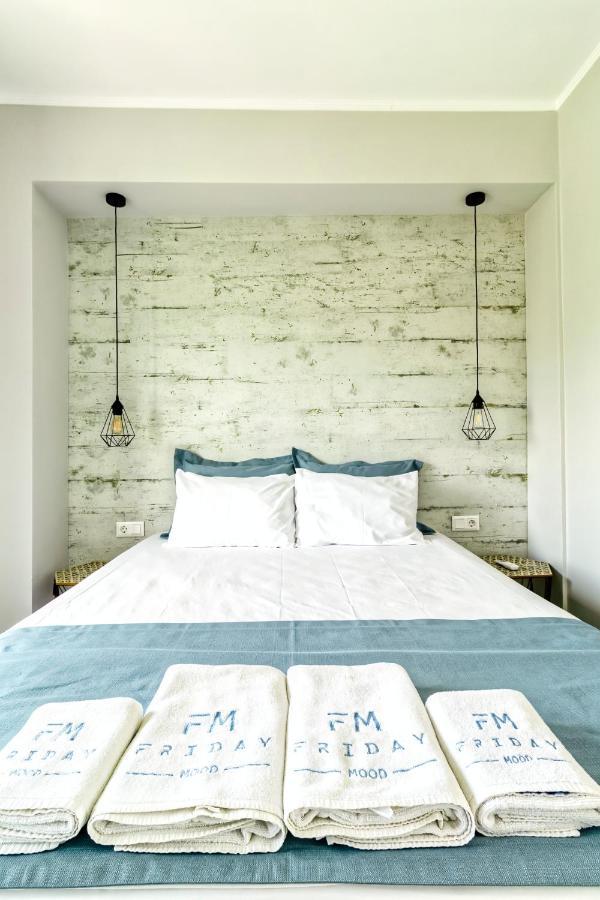 Friday Mood By Diomedes Group