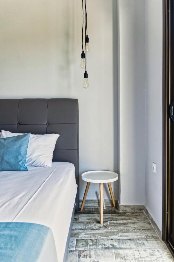 Villa Friday Mood By Diomedes Group *