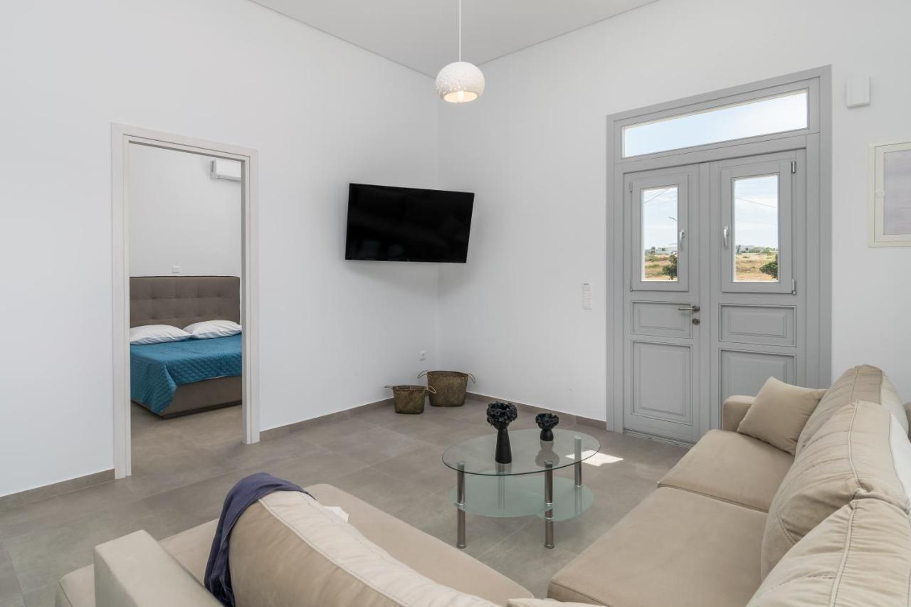 Apartment Sea & Garden View Parasporos Houses, Milos *