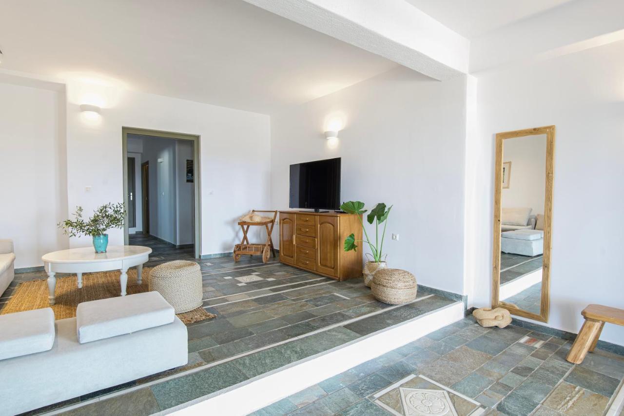 Anthemion Paros - & Agia Irini (Paros)