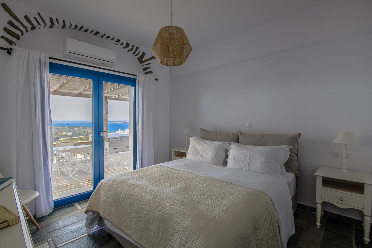 Anthemion Paros - & *